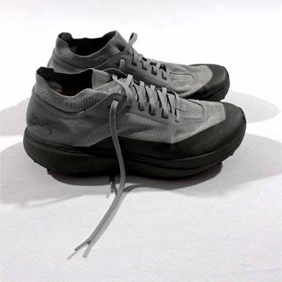 ARC'TERYX Arcteryx SYLAN Shoes Mens SMOKE SHARK Hike Trail Sneakers Run Sz 9 - Picture 1 of 12